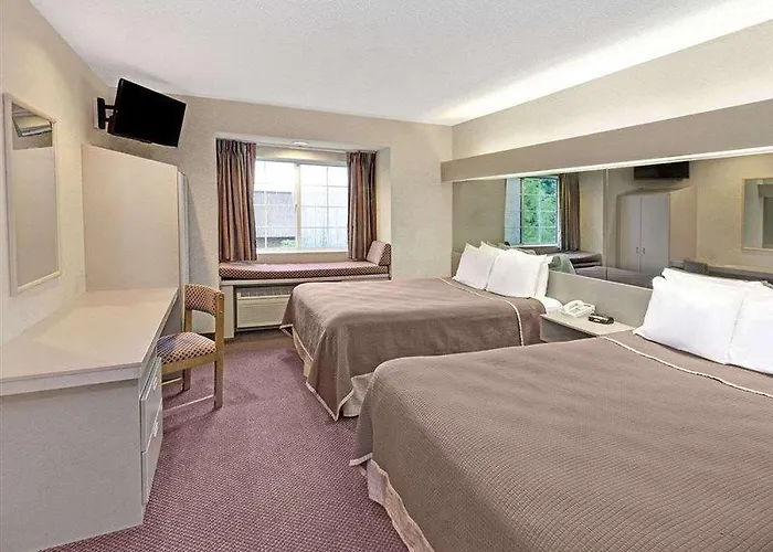 Hotel Red Lion & 2*