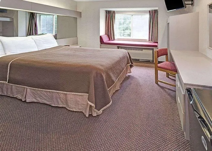 Hotel Red Lion & 2*