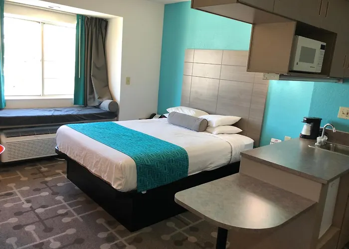 Red Lion & Hotel Elk Grove Village