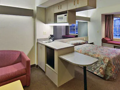 Red Lion & Hotel 2*