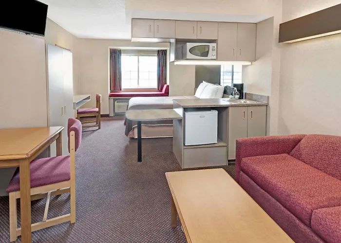 Red Lion & Hotel Elk Grove Village