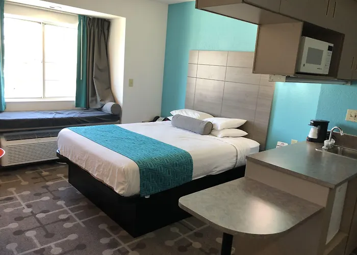 Red Lion & Hotel Elk Grove Village